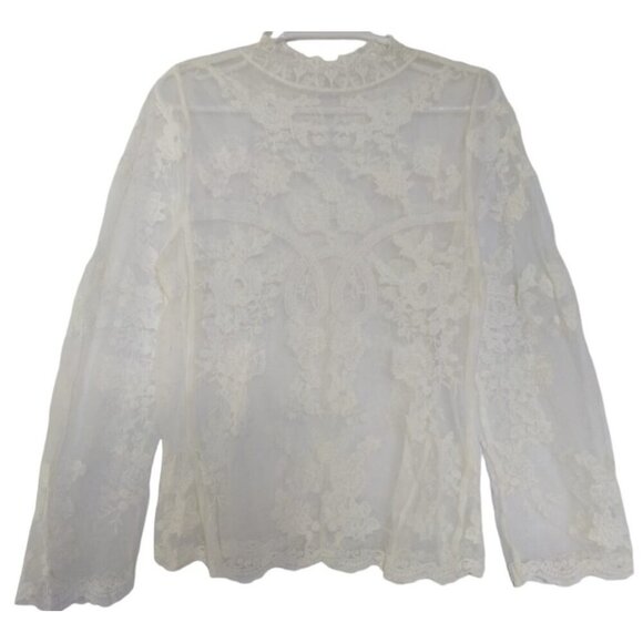 Vintage-Inspired White Lace Blouse With Long Sleeves & Button-Back Closure. - Picture 3 of 7